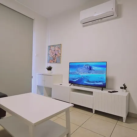 Апартаменты Skyline Nest *