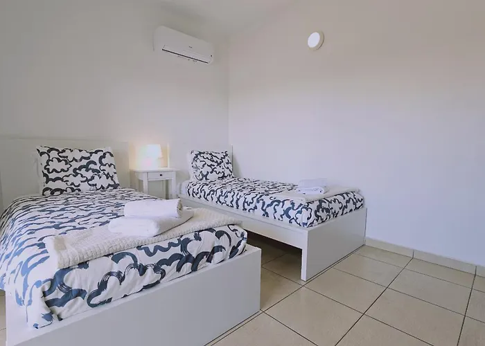 Skyline Nest Apartment *