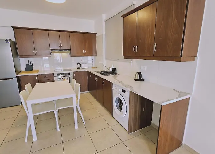 Apartamento Skyline Nest Lárnaca